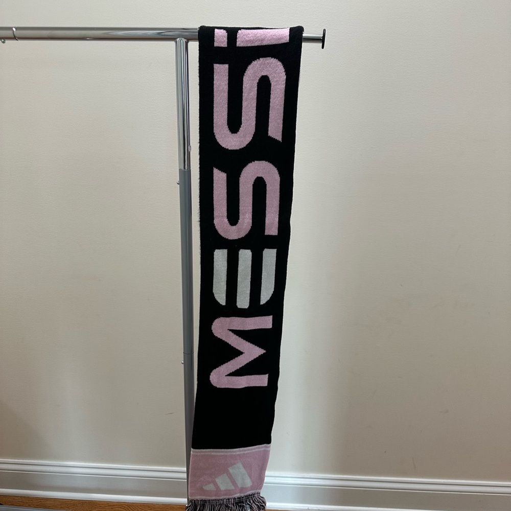 Messi scarf